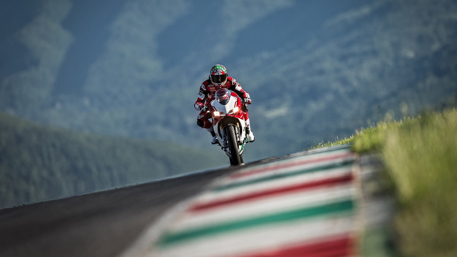 国际体操赛事高难度动作频繁出现，国际体操视频
